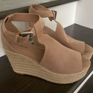 Indigo nude wedges
